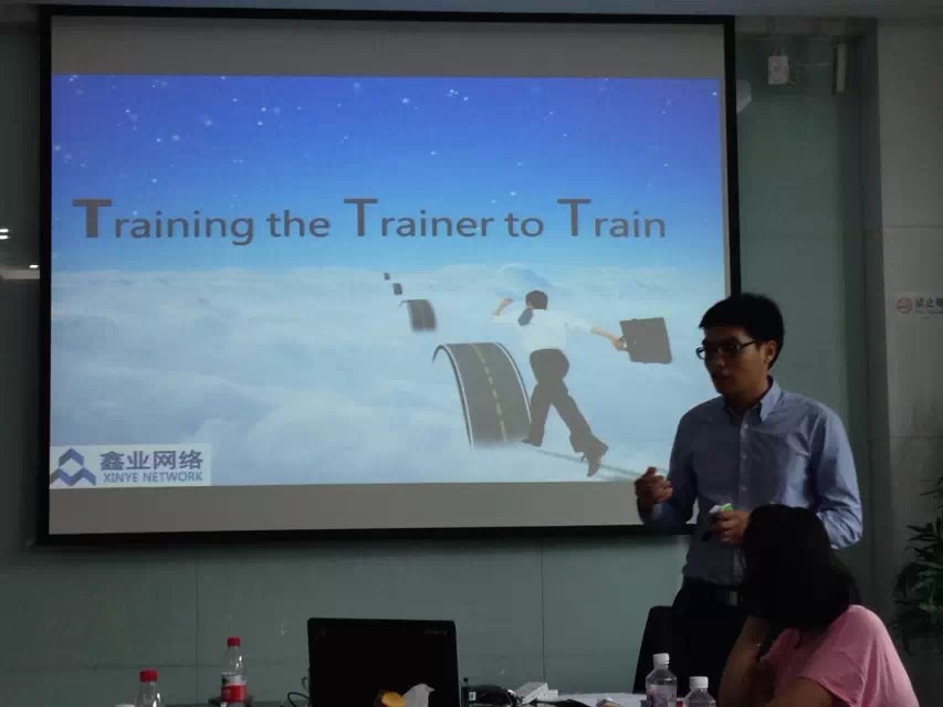 启东HR协会热烈恭祝三茅新一届开学典礼